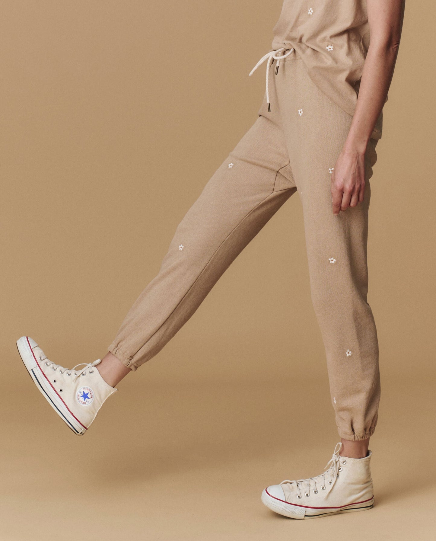 The Stadium Sweatpant. Embroidered -- Khaki with Daisy Embroidery